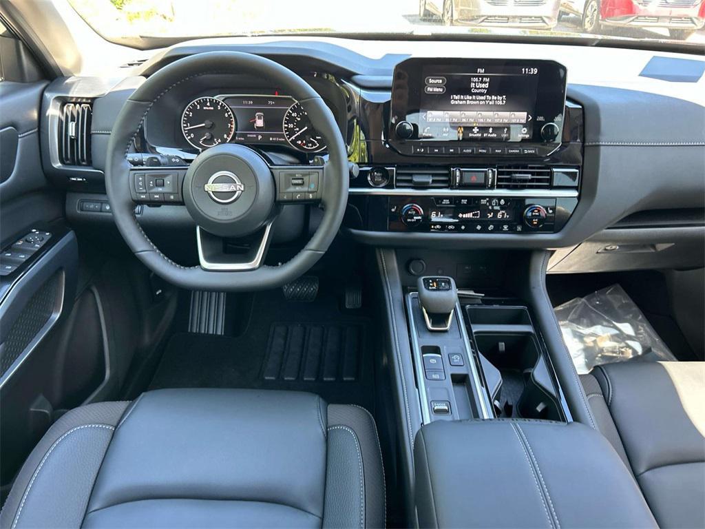 new 2025 Nissan Pathfinder car, priced at $33,558