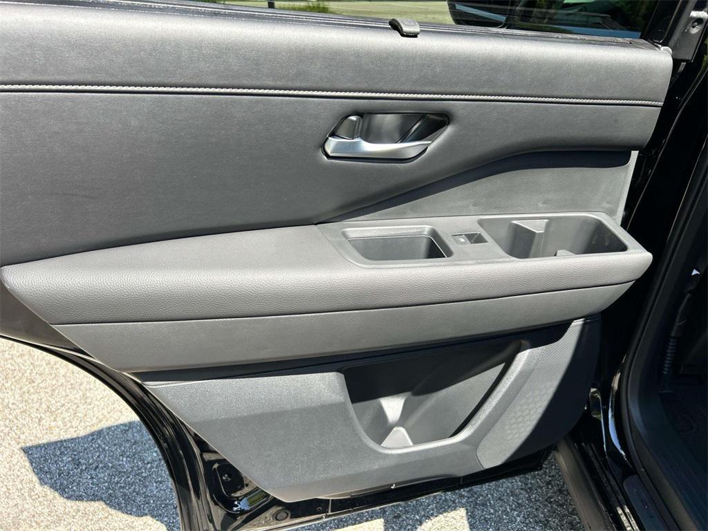 new 2025 Nissan Pathfinder car, priced at $33,558