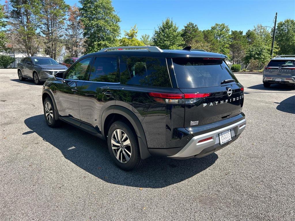 new 2025 Nissan Pathfinder car, priced at $33,558