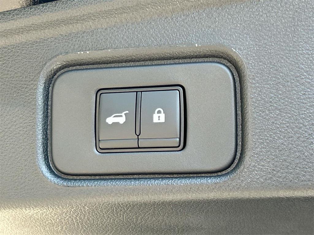 new 2025 Nissan Pathfinder car, priced at $33,558