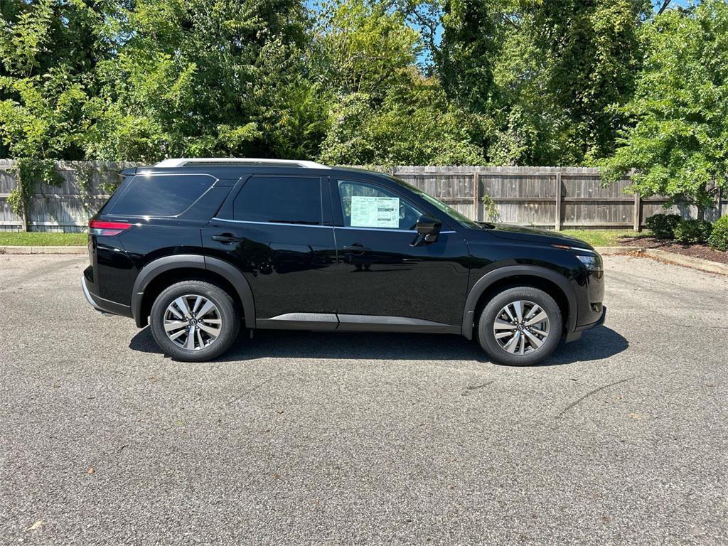 new 2025 Nissan Pathfinder car, priced at $33,558