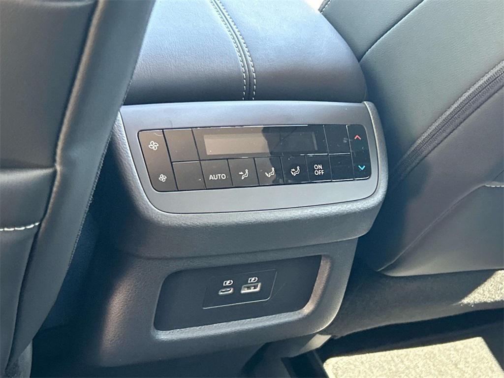 new 2025 Nissan Pathfinder car, priced at $33,558