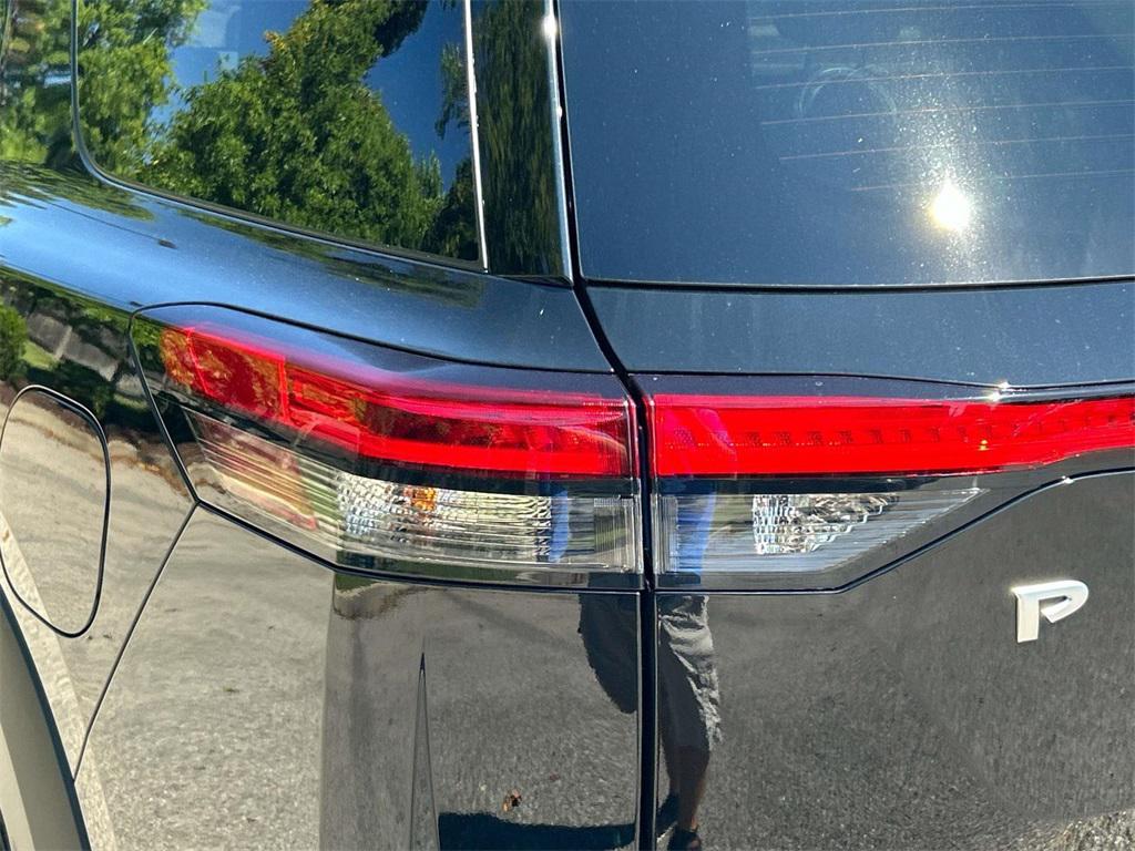 new 2025 Nissan Pathfinder car, priced at $33,558