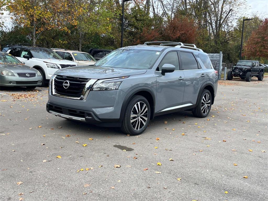 new 2025 Nissan Pathfinder car, priced at $42,725