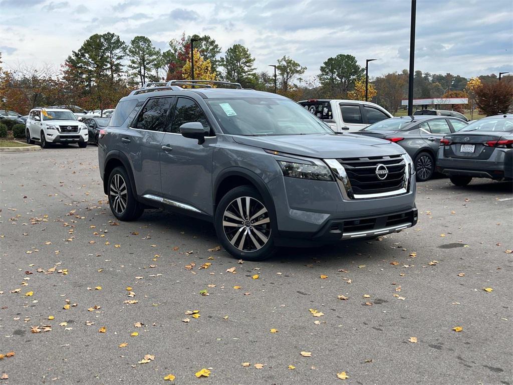 new 2025 Nissan Pathfinder car, priced at $42,725