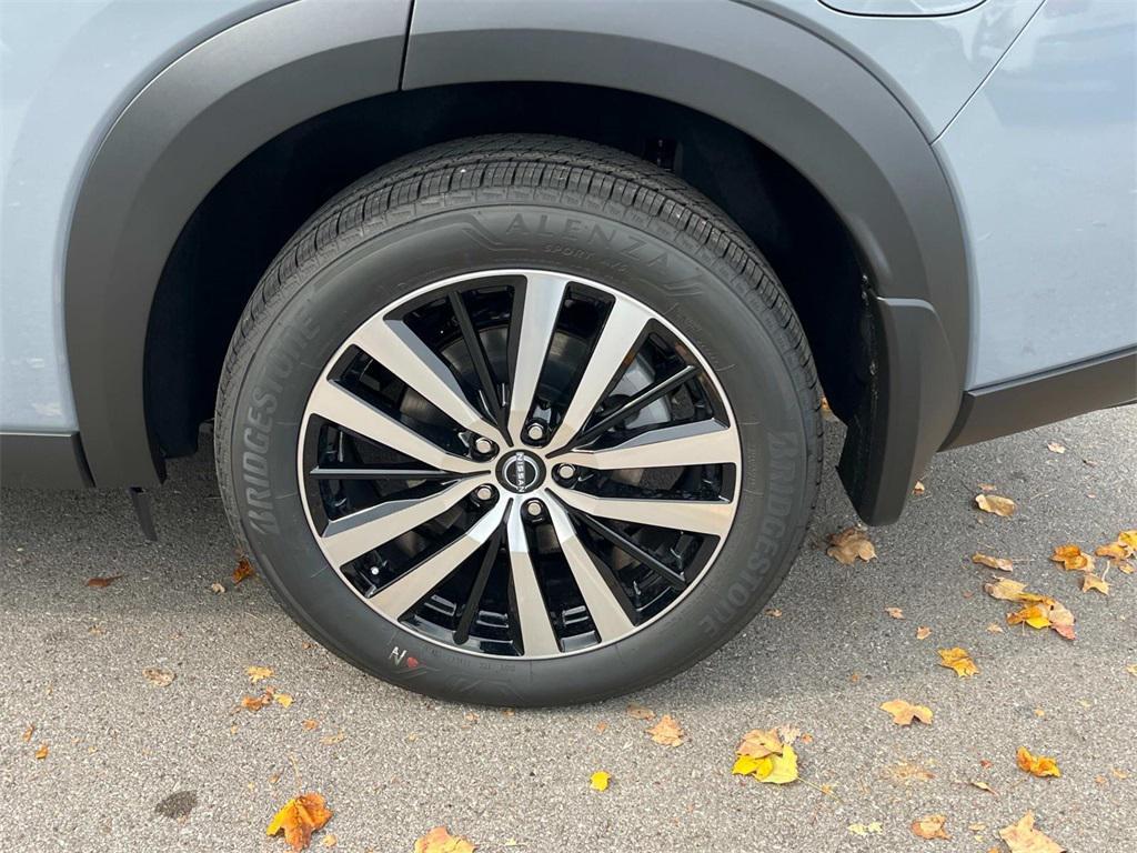 new 2025 Nissan Pathfinder car, priced at $42,725