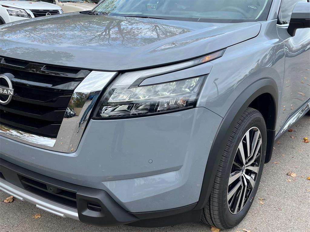 new 2025 Nissan Pathfinder car, priced at $42,725