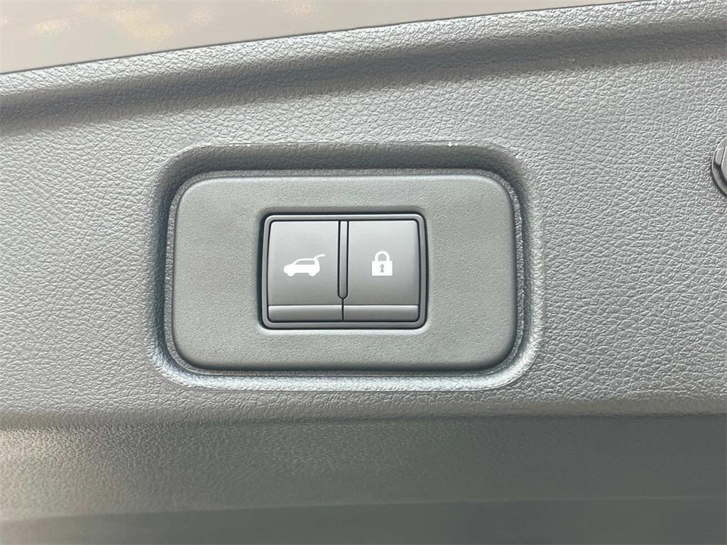 new 2025 Nissan Pathfinder car, priced at $42,725