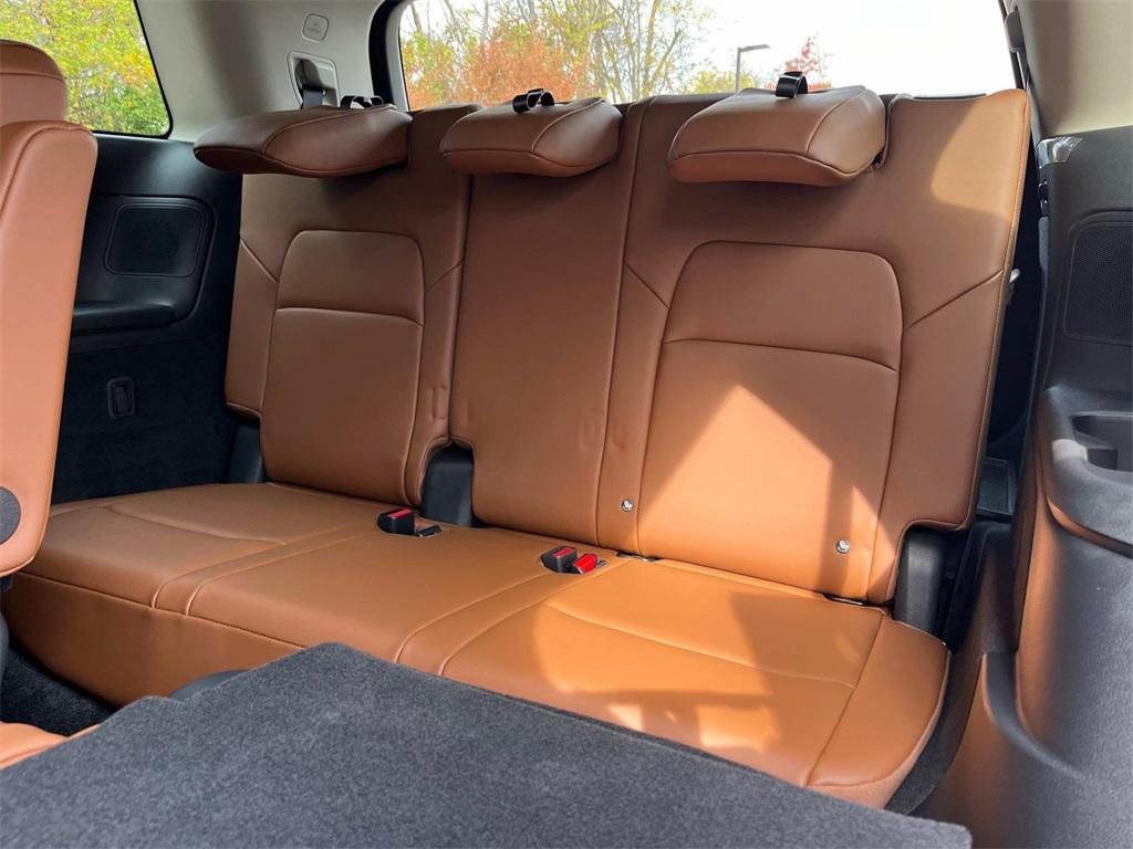 new 2025 Nissan Pathfinder car, priced at $42,725