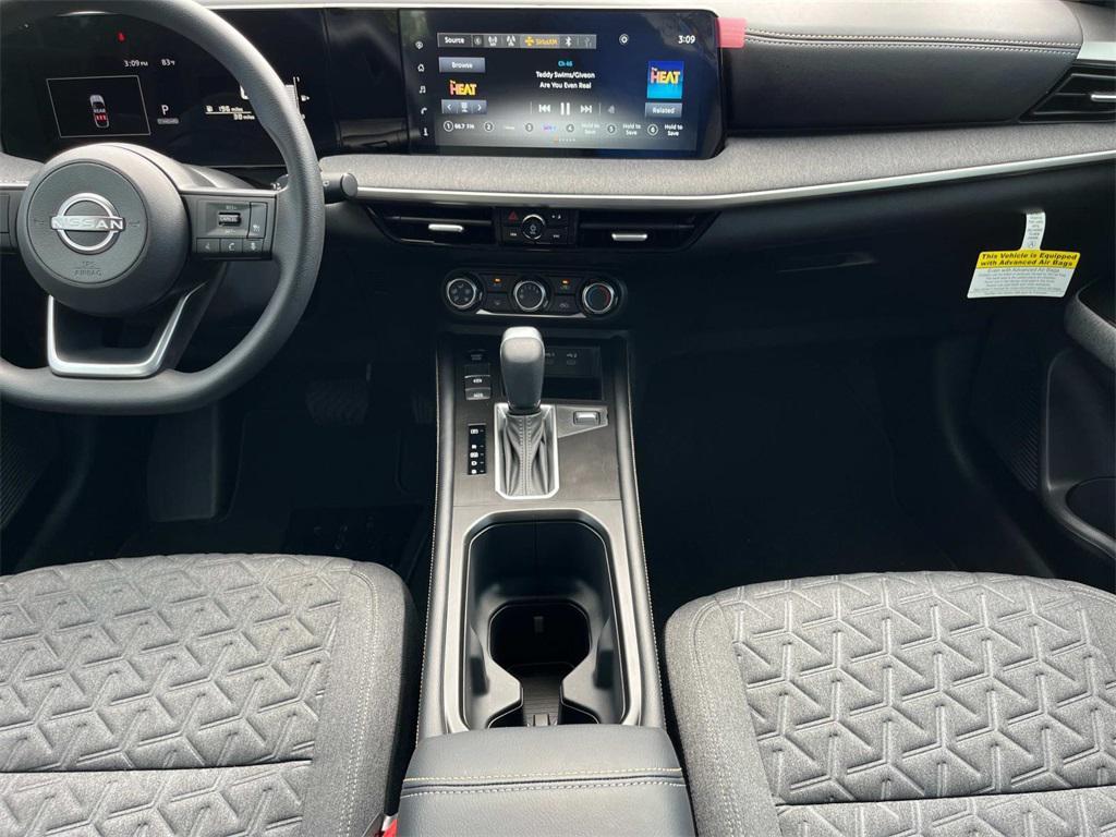 new 2025 Nissan Kicks car, priced at $27,961