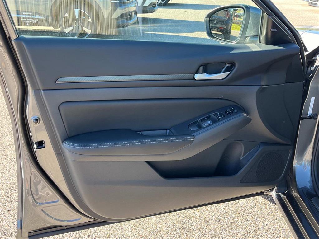 new 2025 Nissan Altima car, priced at $29,074