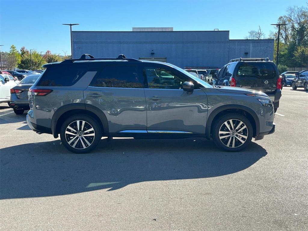 new 2025 Nissan Pathfinder car, priced at $44,622