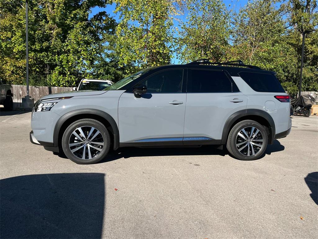 new 2025 Nissan Pathfinder car, priced at $44,622