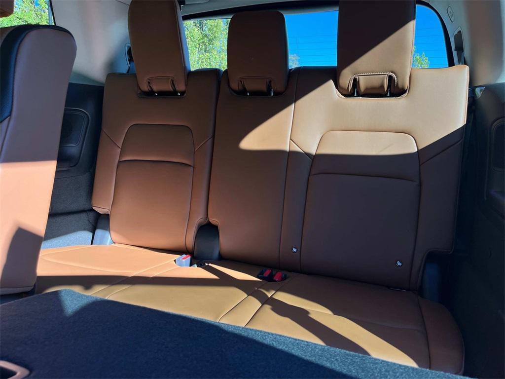 new 2025 Nissan Pathfinder car, priced at $44,622