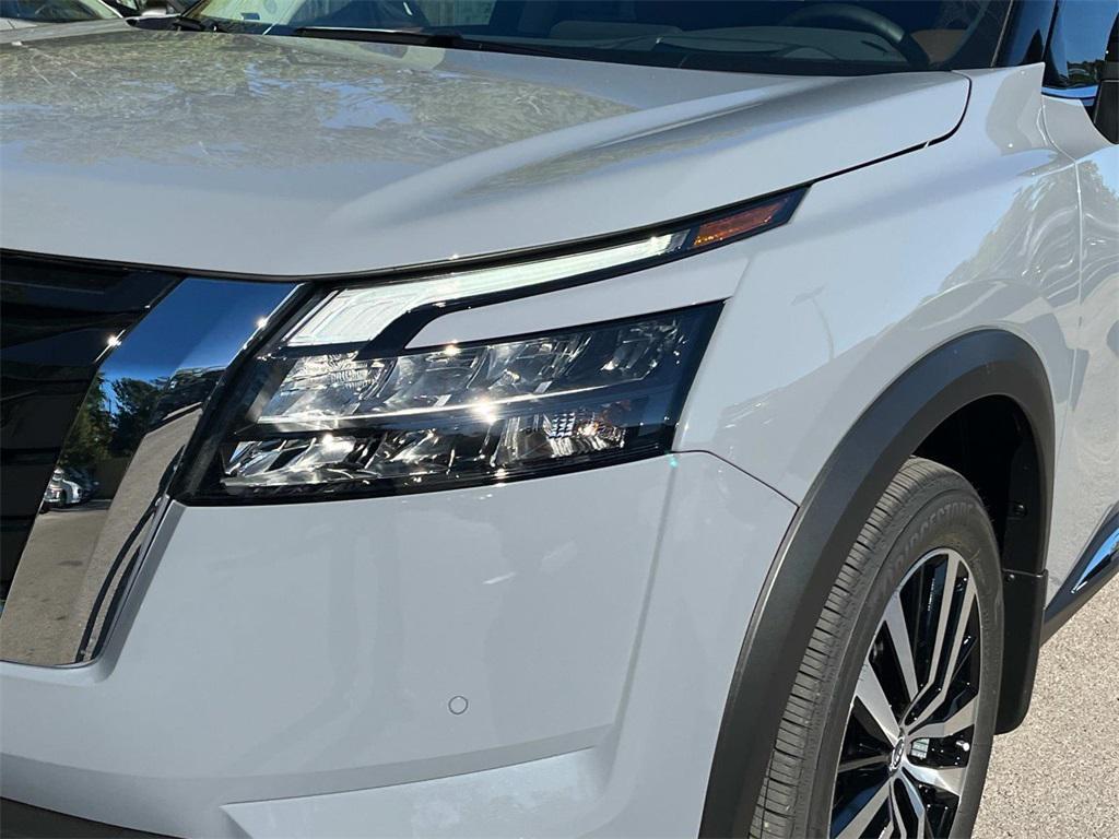 new 2025 Nissan Pathfinder car, priced at $44,622