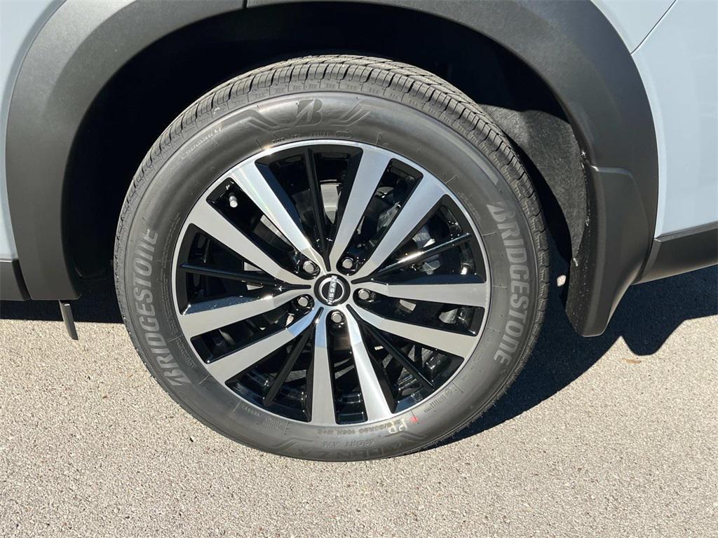 new 2025 Nissan Pathfinder car, priced at $44,622