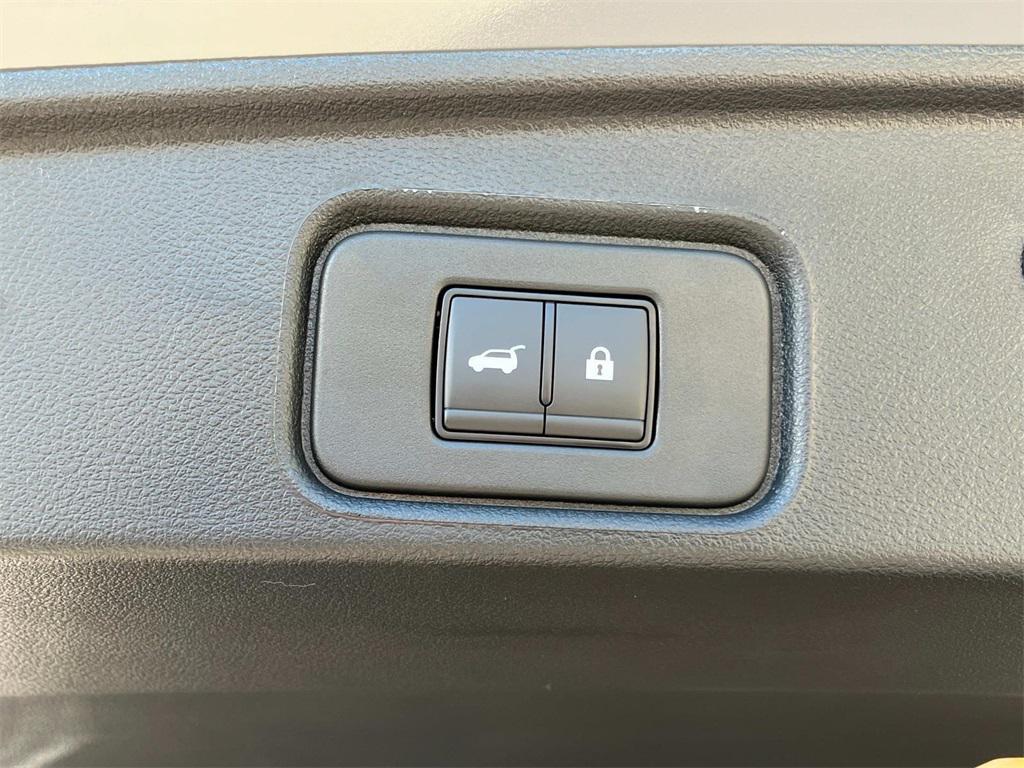 new 2025 Nissan Pathfinder car, priced at $44,622
