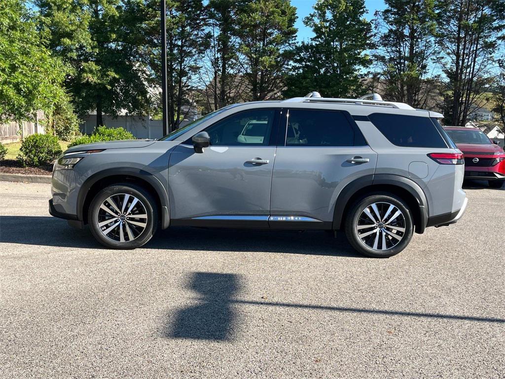 new 2025 Nissan Pathfinder car, priced at $40,521