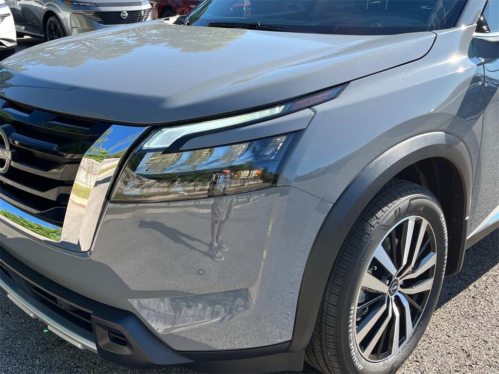 new 2025 Nissan Pathfinder car, priced at $40,521