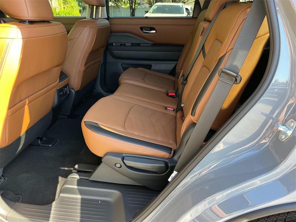 new 2025 Nissan Pathfinder car, priced at $40,521