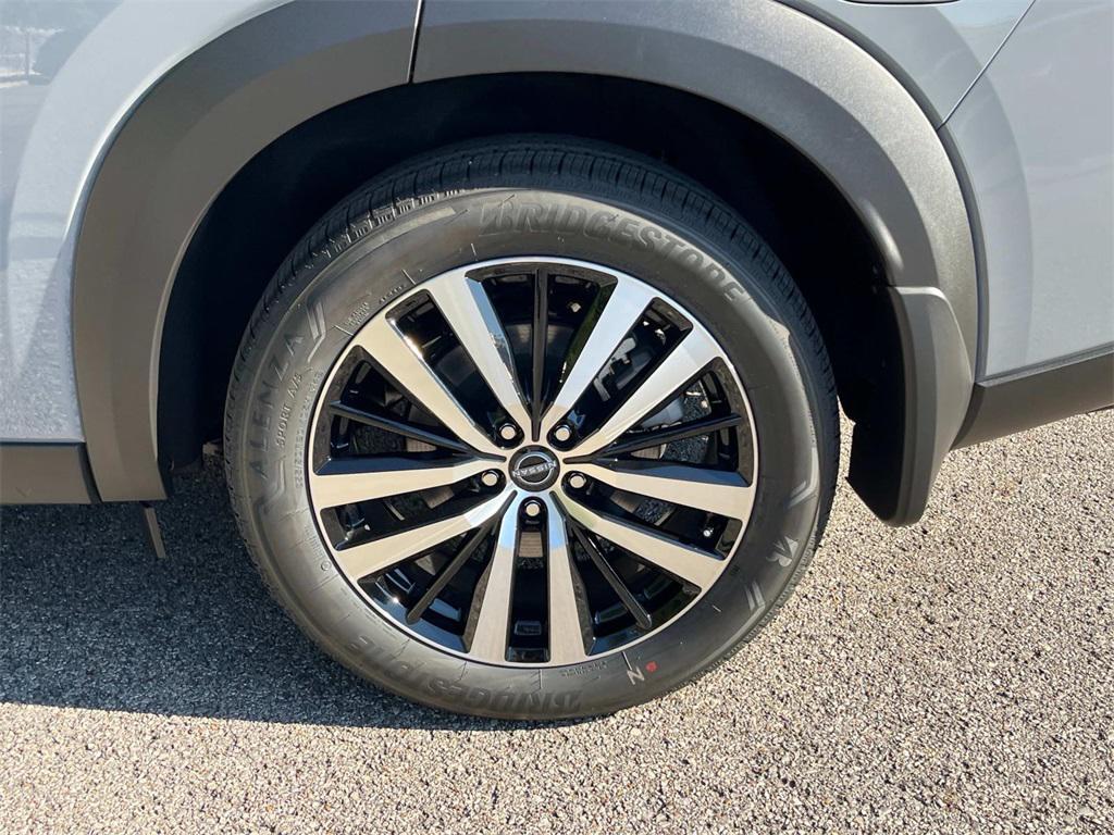 new 2025 Nissan Pathfinder car, priced at $40,521