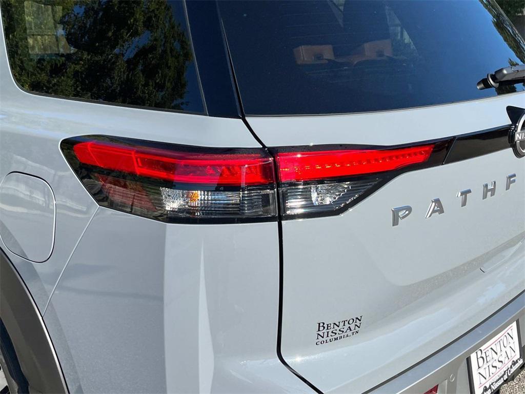 new 2025 Nissan Pathfinder car, priced at $40,521