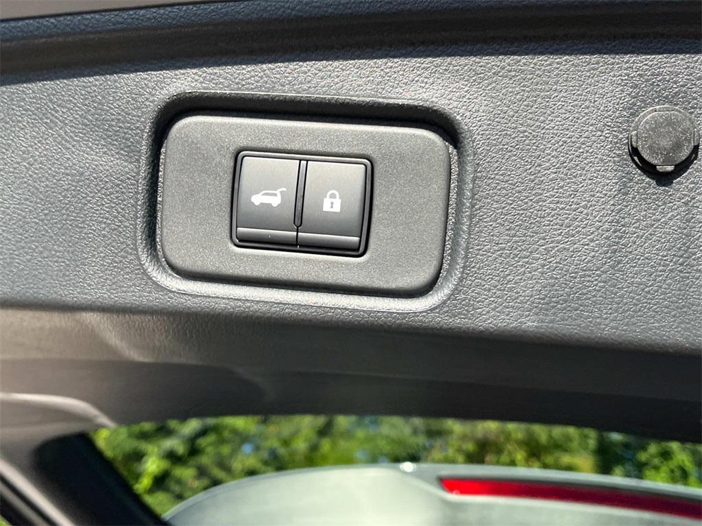 new 2025 Nissan Pathfinder car, priced at $40,521