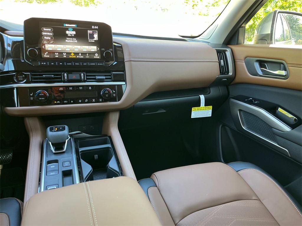 new 2025 Nissan Pathfinder car, priced at $40,521