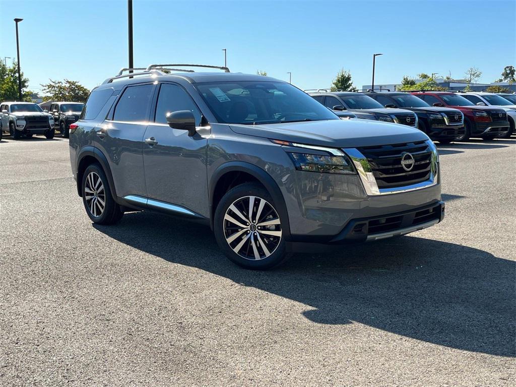 new 2025 Nissan Pathfinder car, priced at $40,521