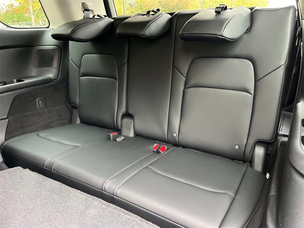 new 2025 Nissan Pathfinder car, priced at $41,973