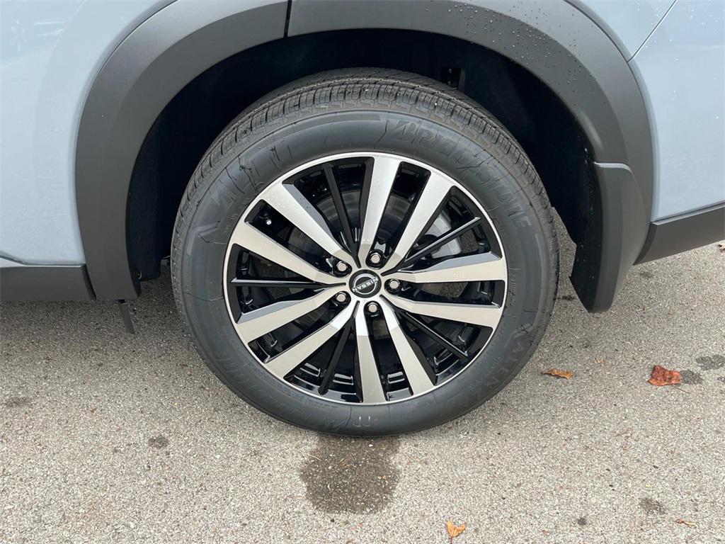 new 2025 Nissan Pathfinder car, priced at $41,973