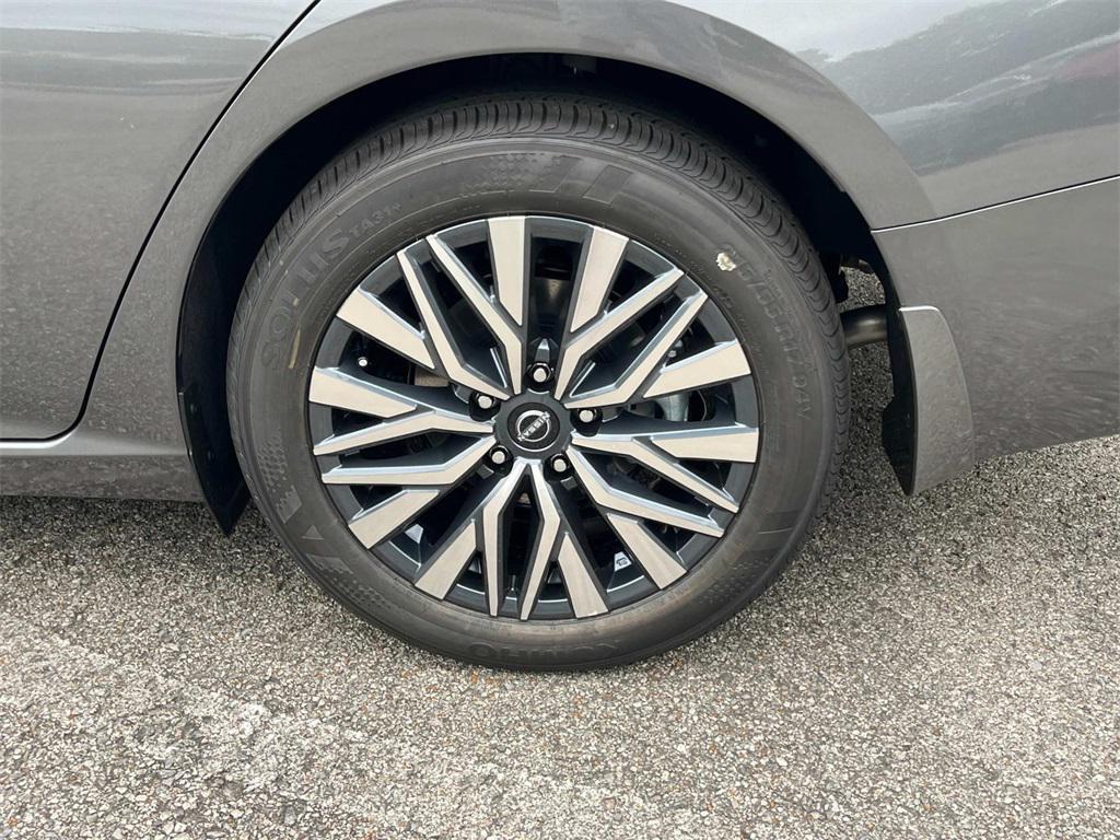 new 2025 Nissan Altima car, priced at $28,532