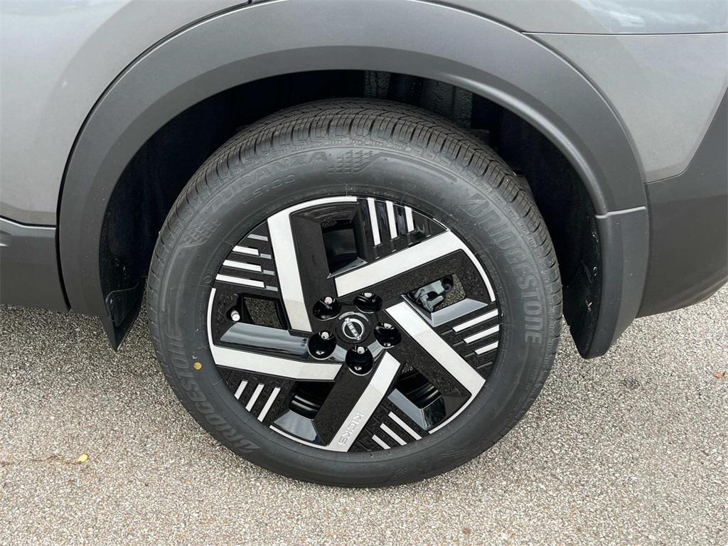 new 2025 Nissan Kicks car, priced at $24,715