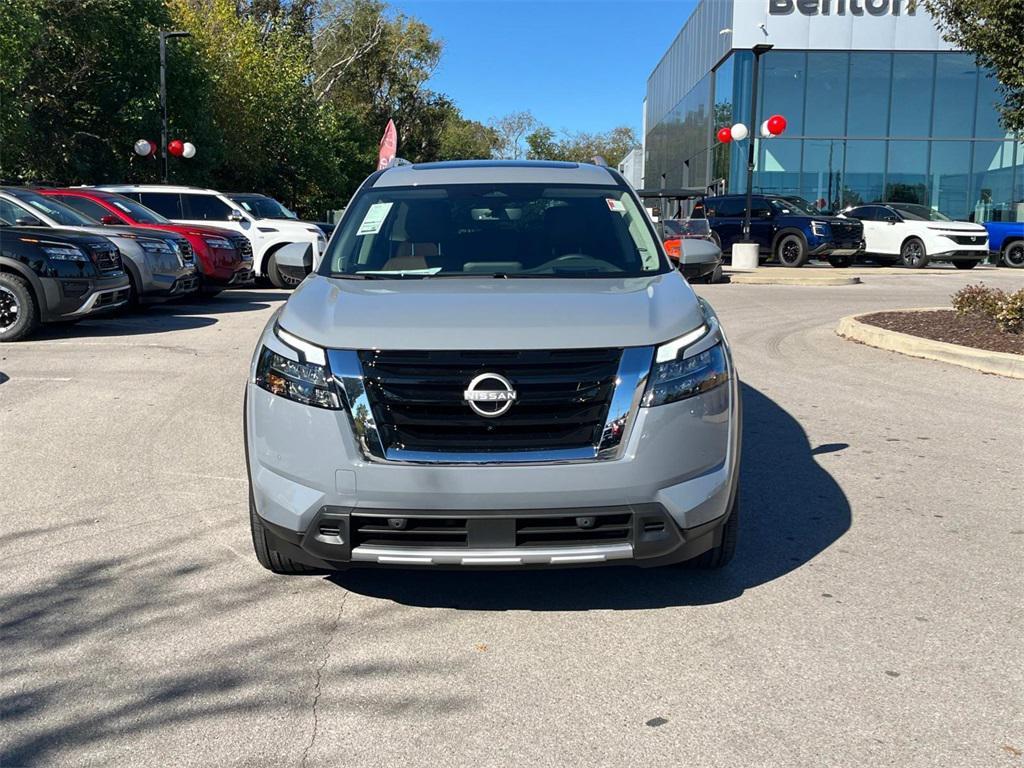 new 2025 Nissan Pathfinder car, priced at $44,698