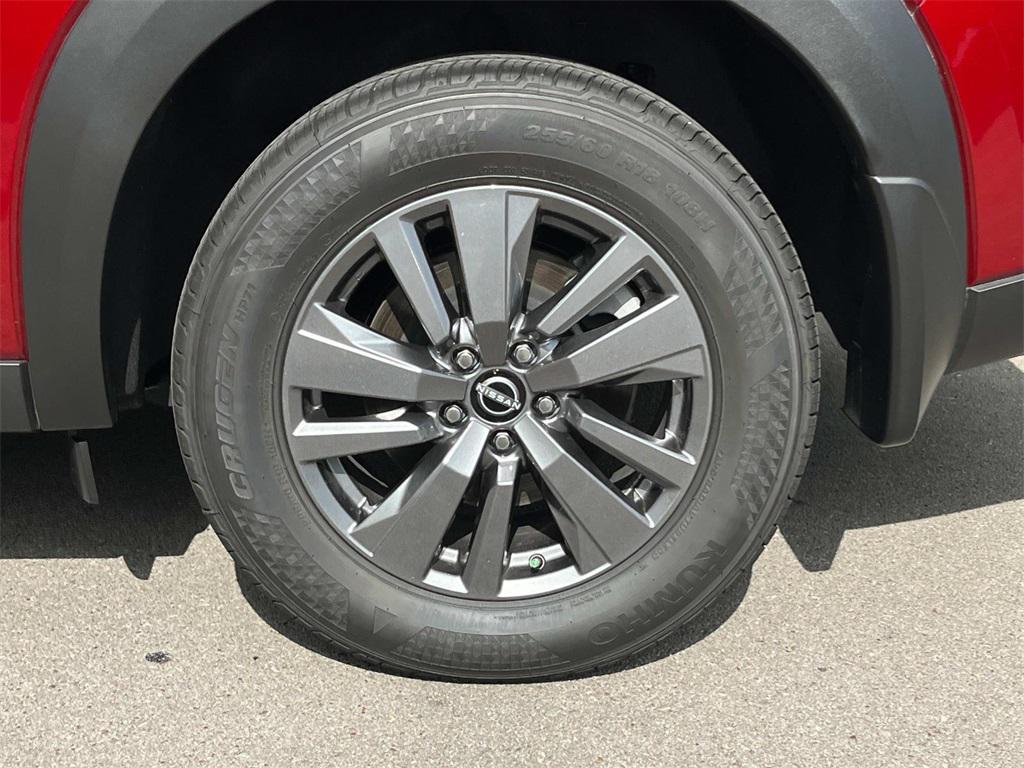 new 2025 Nissan Pathfinder car, priced at $41,202