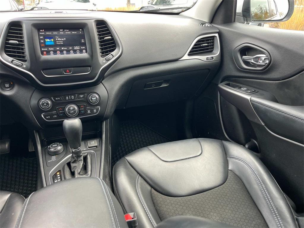 used 2019 Jeep Cherokee car, priced at $16,329