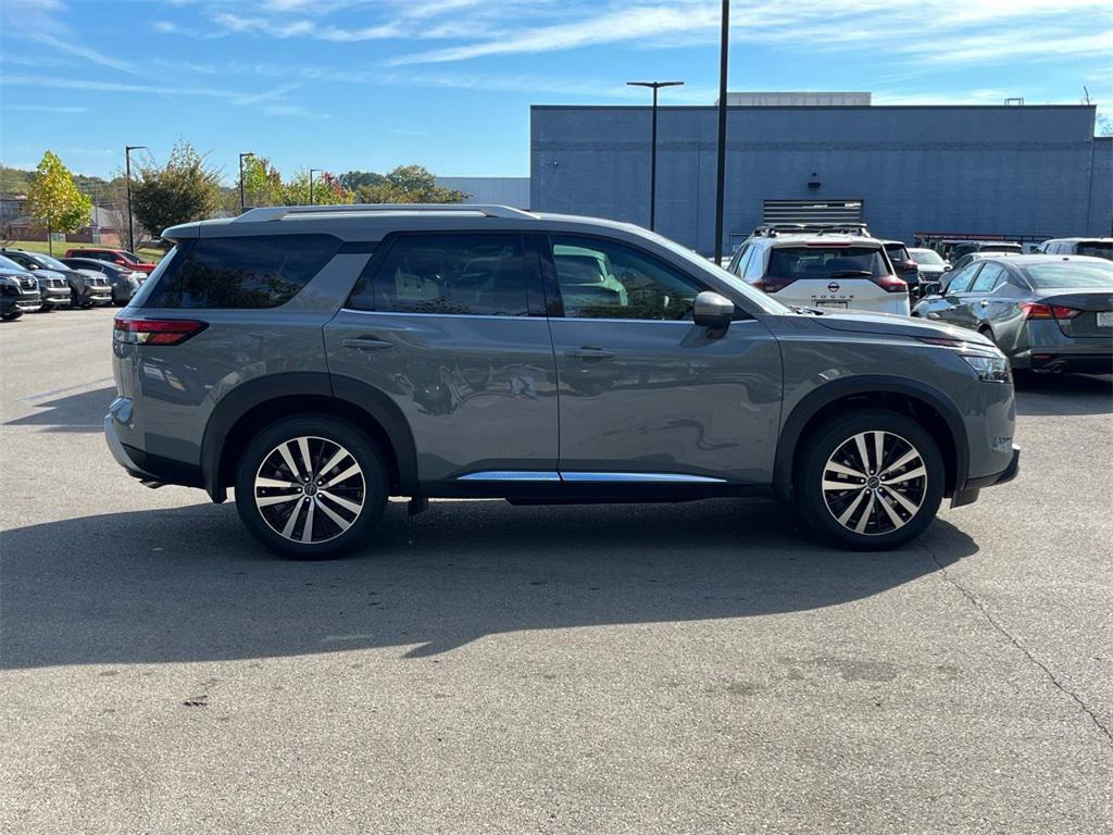 new 2025 Nissan Pathfinder car, priced at $40,755