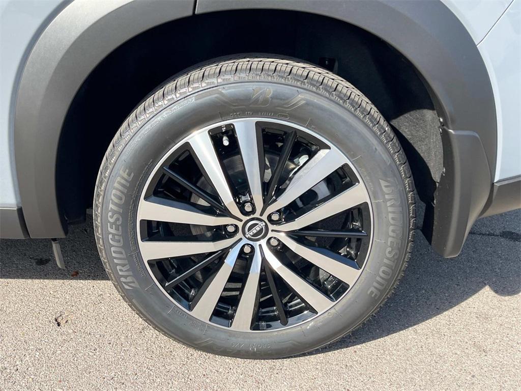 new 2025 Nissan Pathfinder car, priced at $40,755