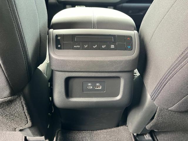 new 2025 Nissan Pathfinder car, priced at $39,276