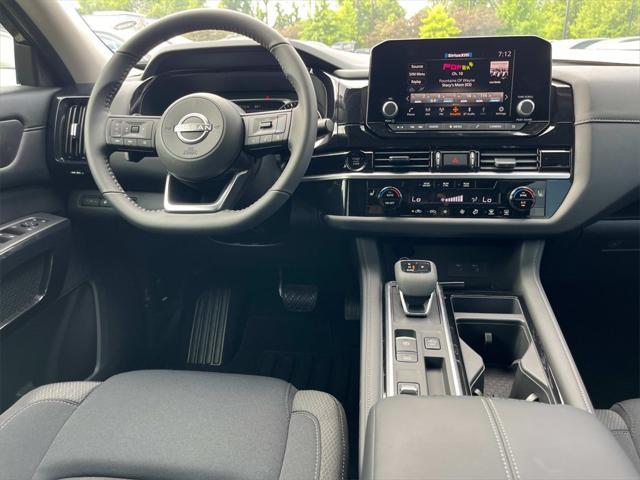 new 2025 Nissan Pathfinder car, priced at $39,276