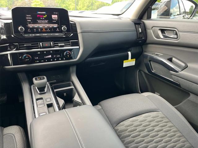 new 2025 Nissan Pathfinder car, priced at $39,276