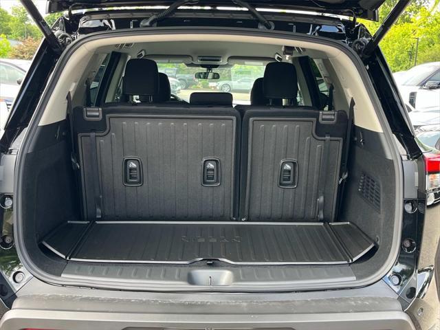 new 2025 Nissan Pathfinder car, priced at $39,276