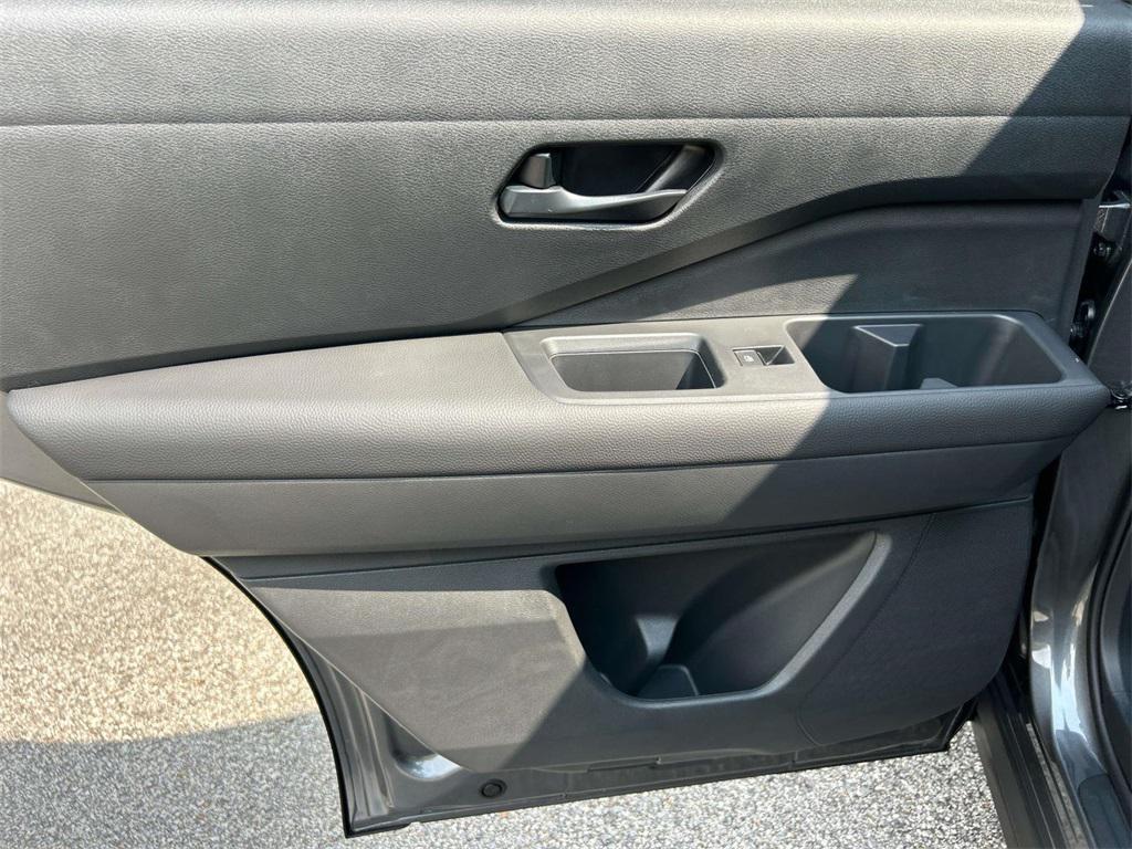 new 2025 Nissan Pathfinder car, priced at $38,781