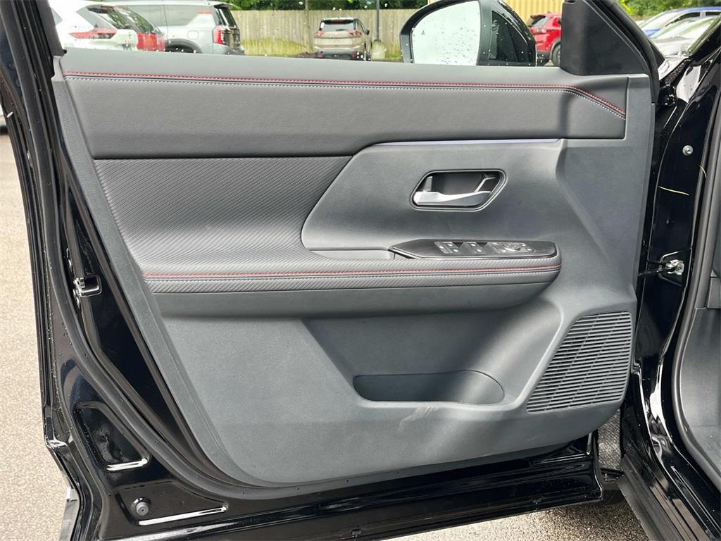new 2025 Nissan Kicks car, priced at $26,281
