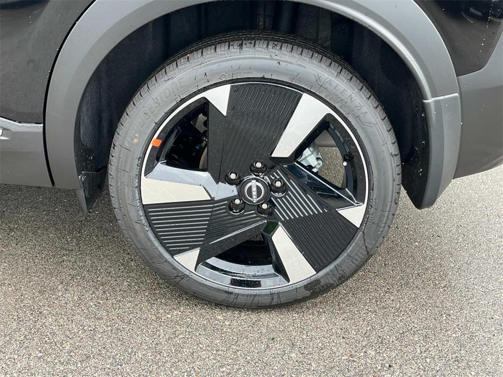 new 2025 Nissan Kicks car, priced at $26,281