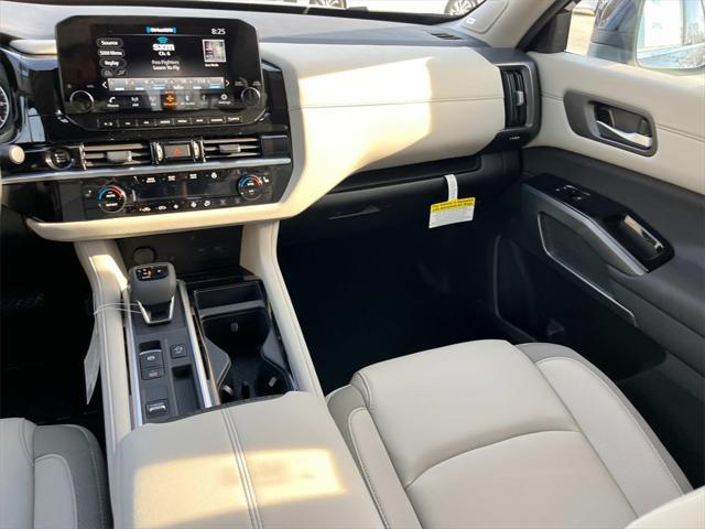 new 2025 Nissan Pathfinder car, priced at $43,231