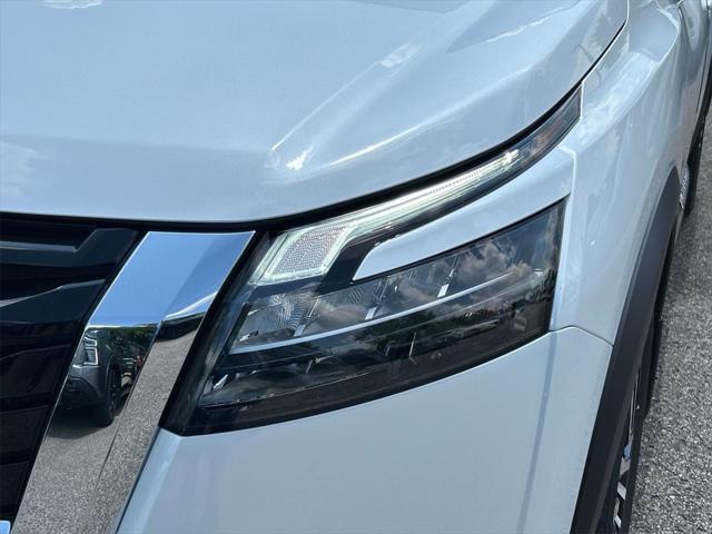 new 2025 Nissan Pathfinder car, priced at $49,370