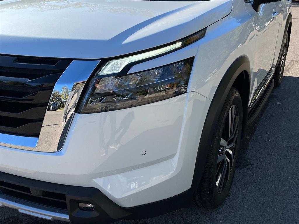 new 2025 Nissan Pathfinder car, priced at $41,812