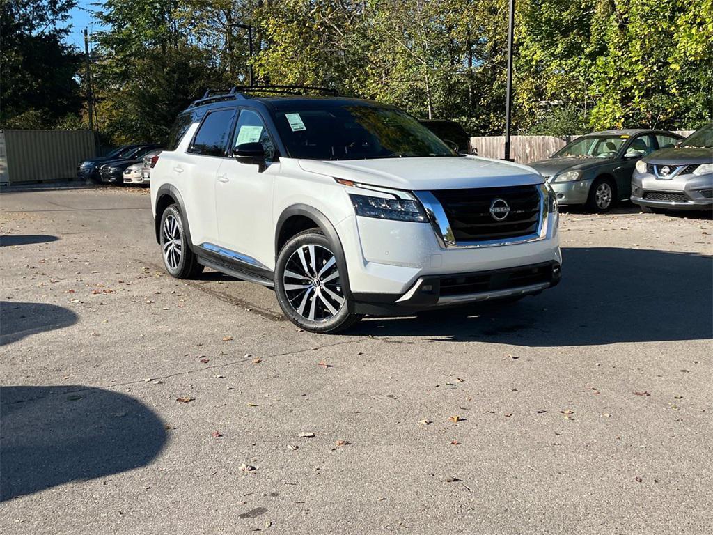new 2025 Nissan Pathfinder car, priced at $41,812