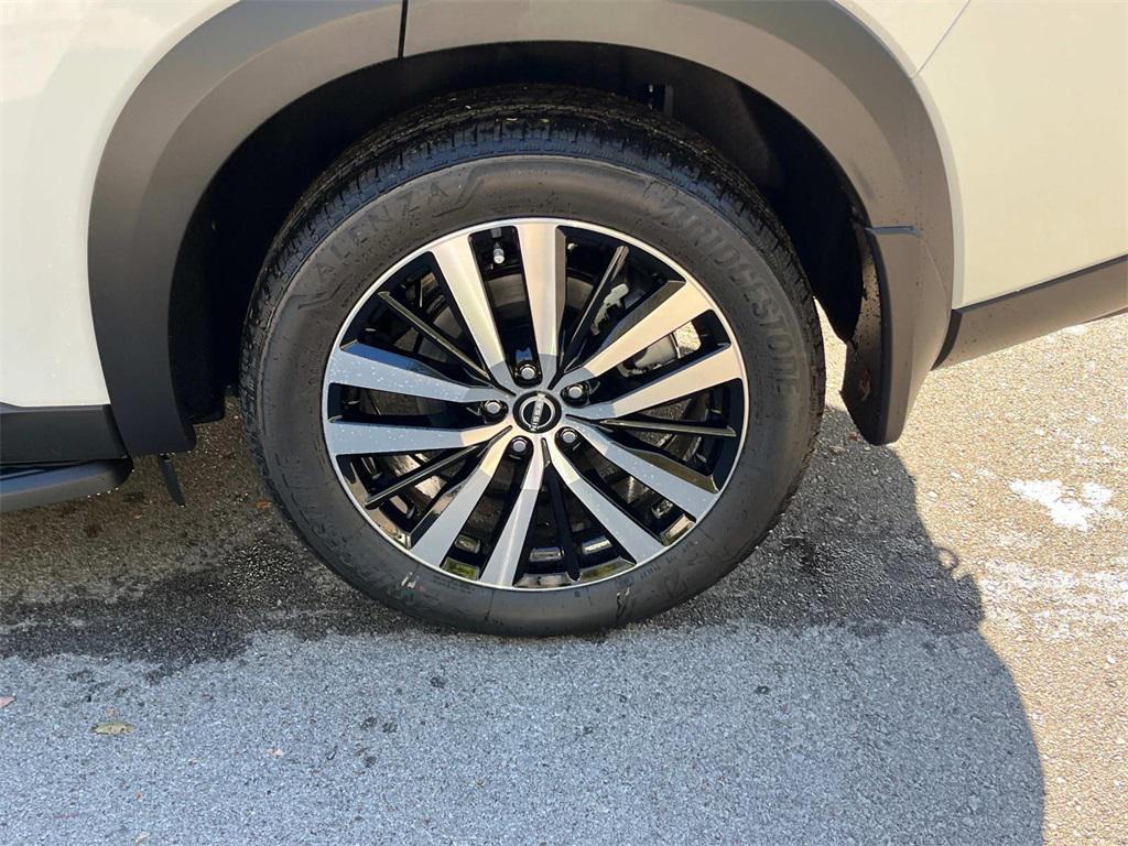 new 2025 Nissan Pathfinder car, priced at $41,812